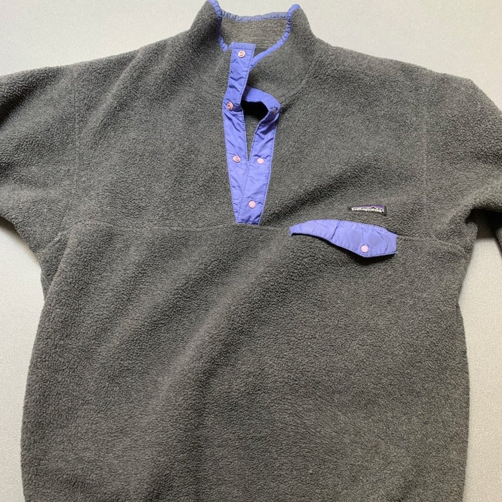 Vintage Women's Patagonia Medium Pullover Gray and Light Blue